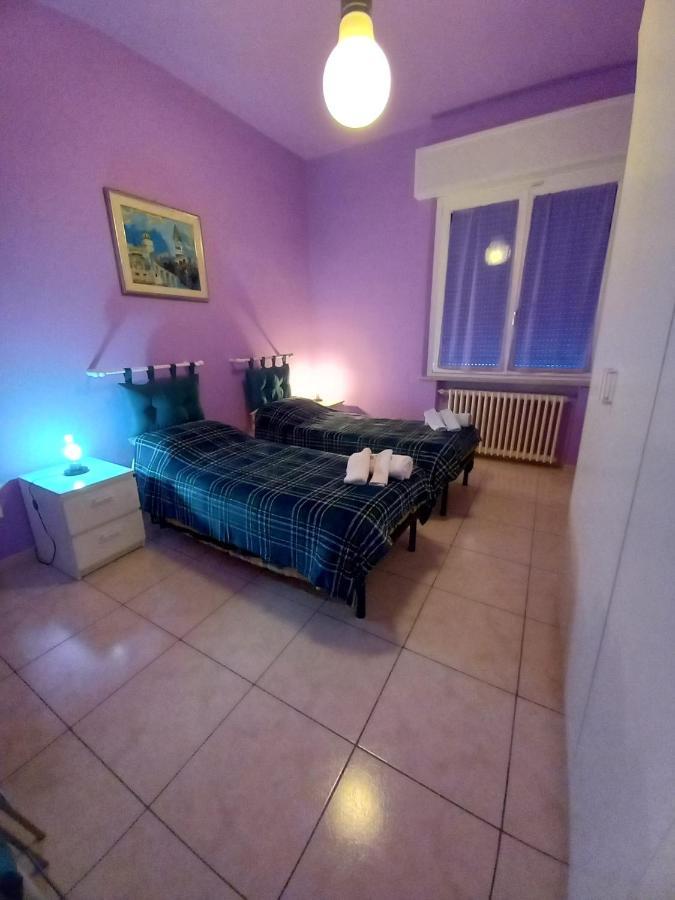 Affittacamere Appartamento Colorato Φεράρα Εξωτερικό φωτογραφία
